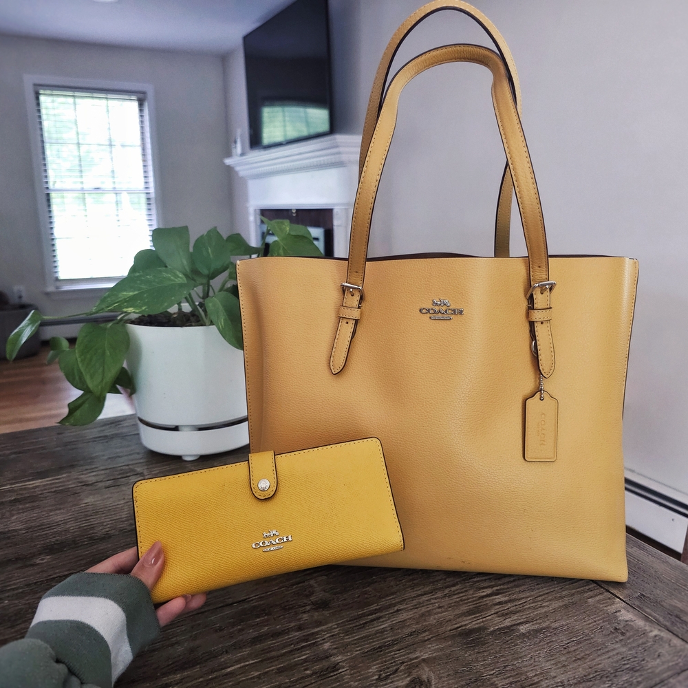 FINAL DROP 🔥 Coach Yellow Leather Tote Bag Structured Design